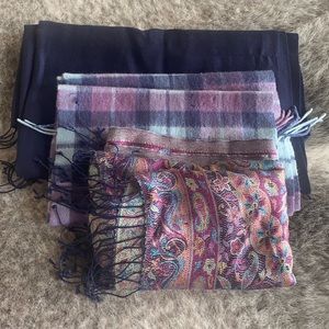 Set of scarves